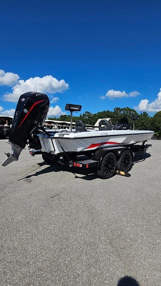 Slide: The Image of Phoenix Bass Boat 921 Elite X 2026 - 4