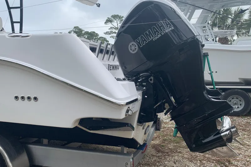 Slide: The Image of 2018 Everglades 355 Center Console with Yamaha four-stroke outboard motor. - 7