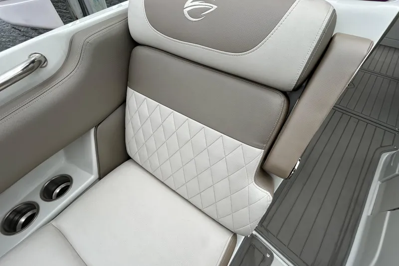 Slide: The Image of Crownline 270 XSS 2022 boat stereo system with Bluetooth connectivity display. - 82