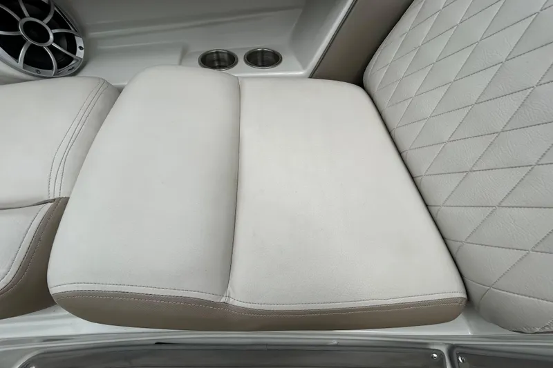 Slide: The Image of Crownline Boats 270 XSS 2022 - 84