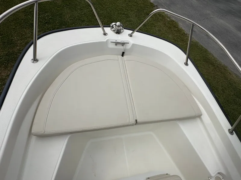 Slide: The Image of Boston Whaler 150 Montauk 2024 - 10