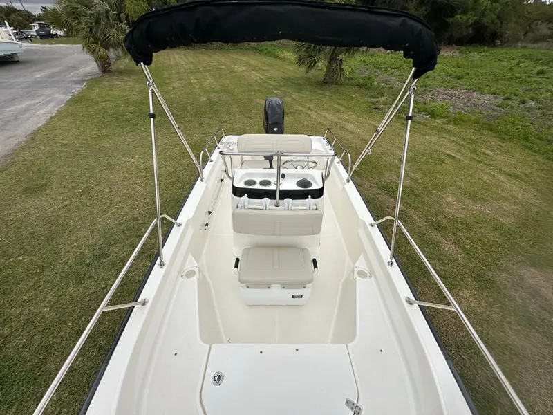 Slide: The Image of Boston Whaler 150 Montauk 2024 - 4