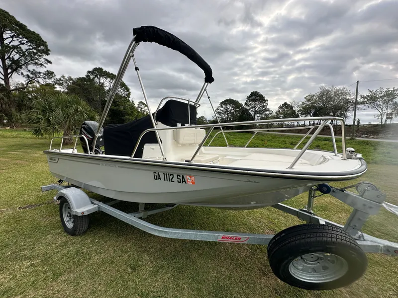 Slide: The Image of Boston Whaler 150 Montauk 2024 - 8