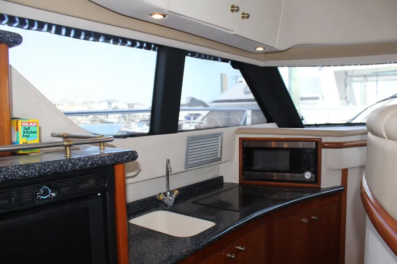 Slide: The Image of Carver Yachts 450 Voyager Pilothouse 2000 - 25