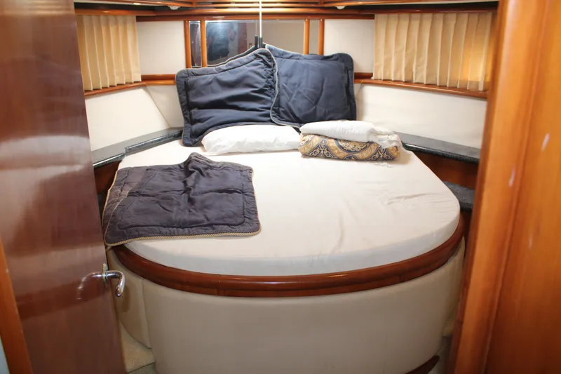 Slide: The Image of Carver Yachts 450 Voyager Pilothouse 2000 - 26