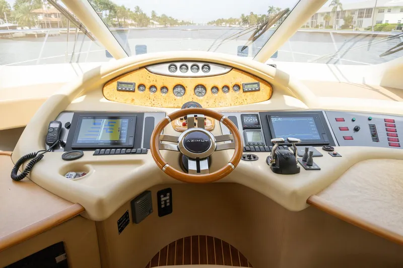 Slide: The Image of Helm of Azimut 62E yacht, 2009 model. - 30