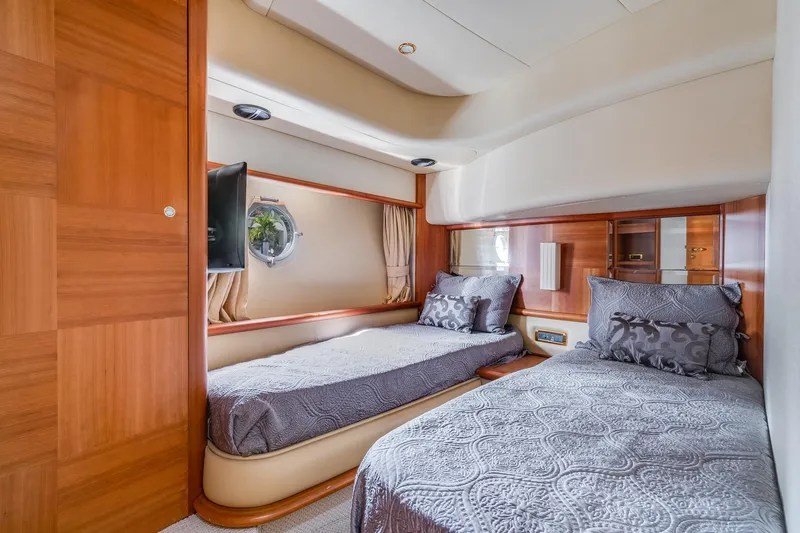 Slide: The Image of Luxurious cabin of the 2009 Azimut 62E yacht. - 32