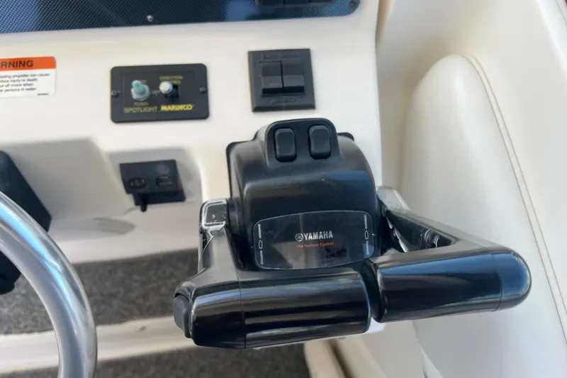 Slide: The Image of 2006 Wellcraft 290 Coastal boat controls with Yamaha remote control system. - 9