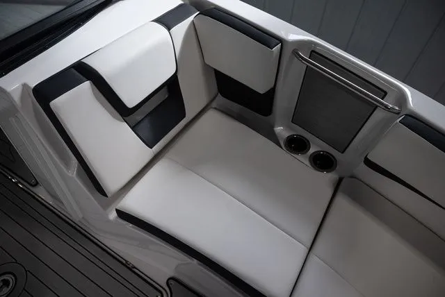 Slide: The Image of Yamaha 222S 2026 - 11