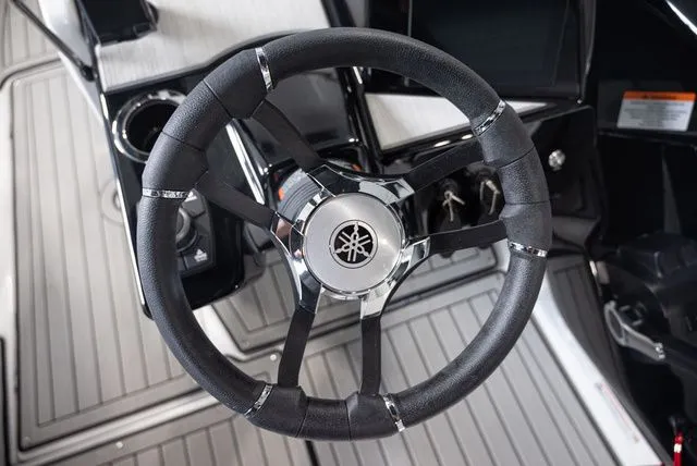 Slide: The Image of Yamaha 222S 2026 - 18