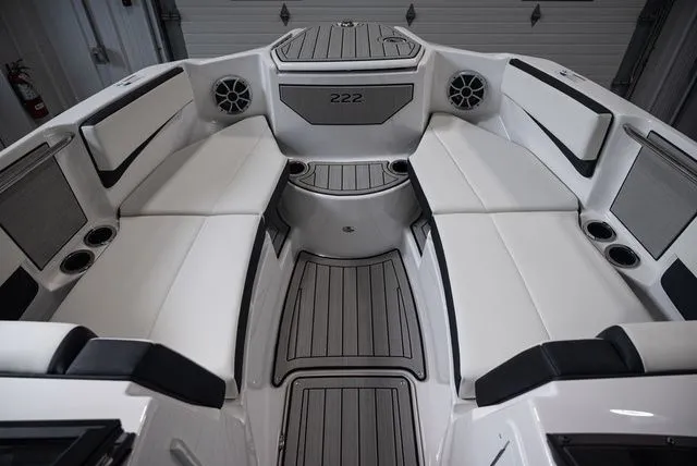 Slide: The Image of Yamaha 222S 2026 - 8