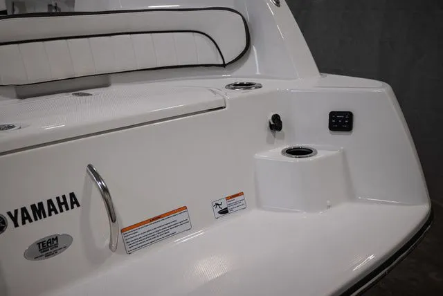 Slide: The Image of Yamaha 222 FSH Sport E 2026 - 16