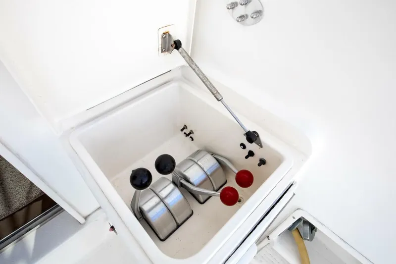 Slide: The Image of Control panel of a 1999 Ocean Yachts 48 Super Sport boat. - 17