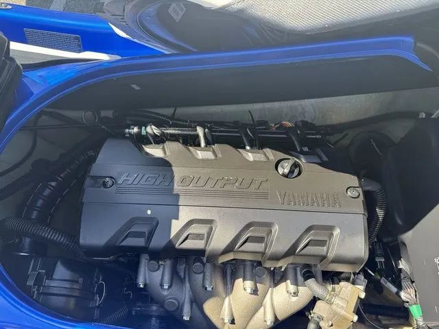 Slide: The Image of 2021 Yamaha WaveRunner FX Cruiser HO engine view. - 9