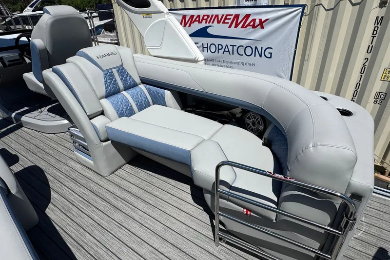 Slide: The Image of Harris Grand Mariner 250 2026 - 14