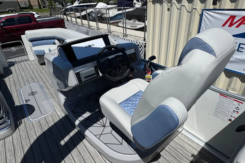 Slide: The Image of Harris Grand Mariner 250 2026 - 20