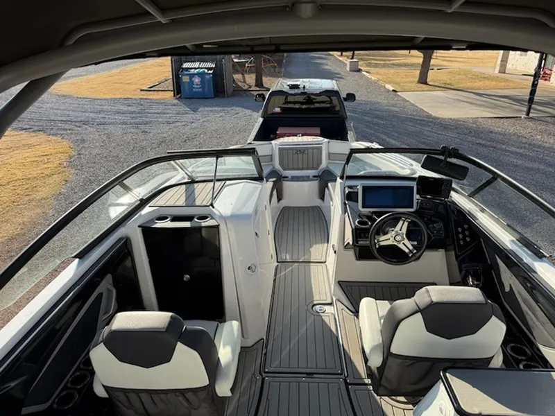 Slide: The Image of Yamaha 252SE 2021 - 4