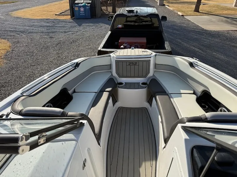 Slide: The Image of Yamaha 252SE 2021 - 5