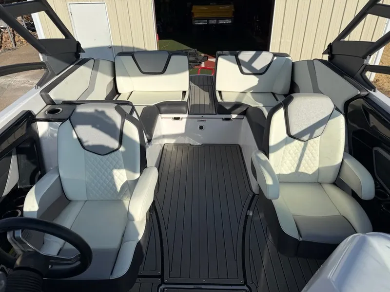 Slide: The Image of Yamaha 252SE 2021 - 6