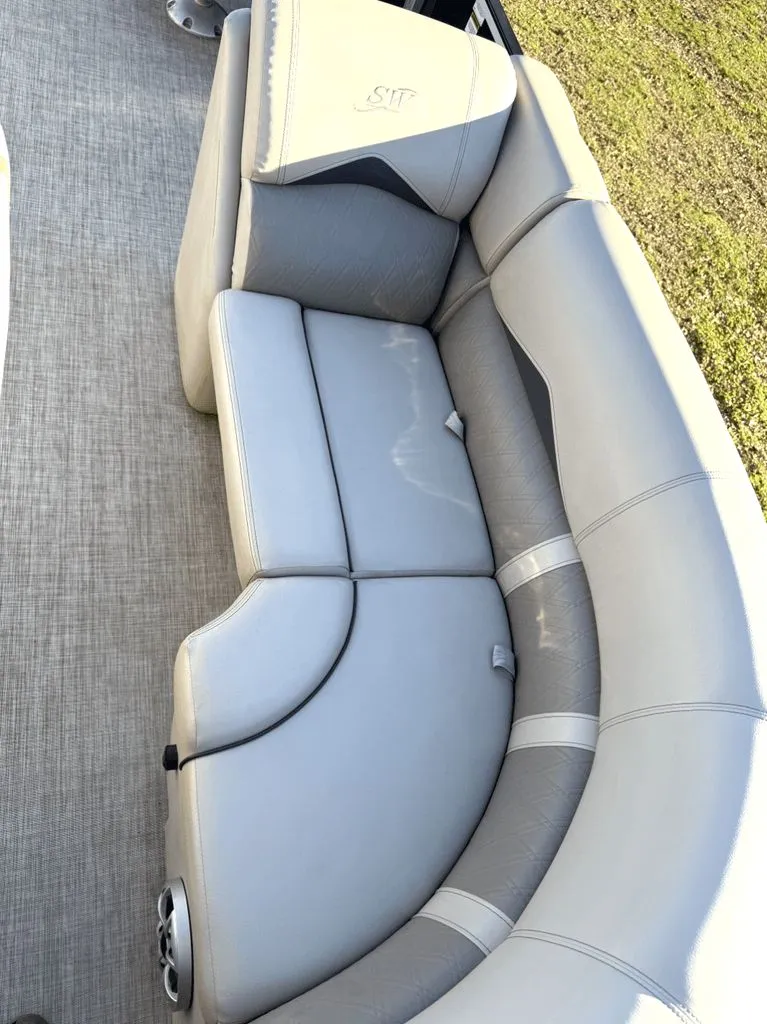 Slide: The Image of Silver Wave 2210 SW3 2023 - 12