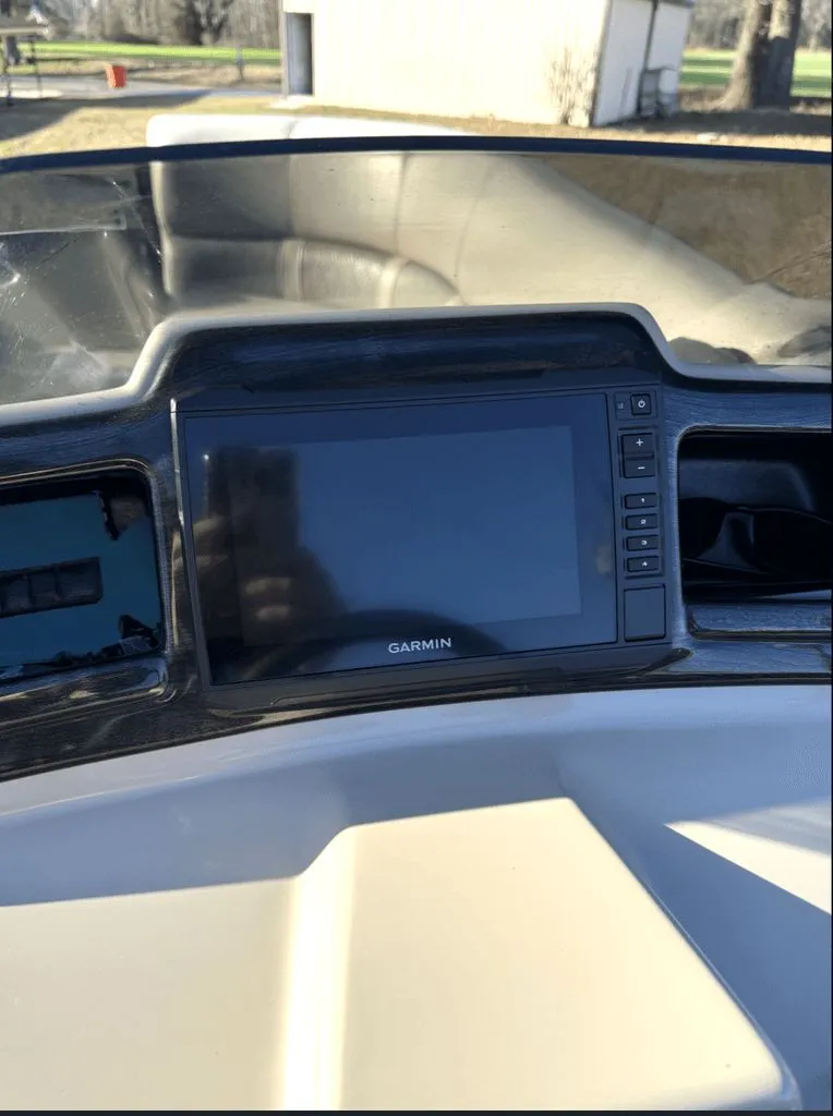 Slide: The Image of Silver Wave 2210 SW3 2023 - 7