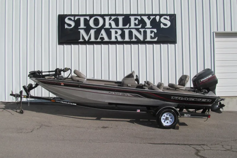 The Image of Tracker Pro Team 185 1998 - undefined