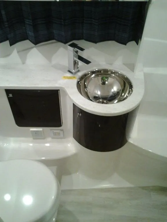 Slide: The Image of Formula 370 Super Sport 2018 - 11