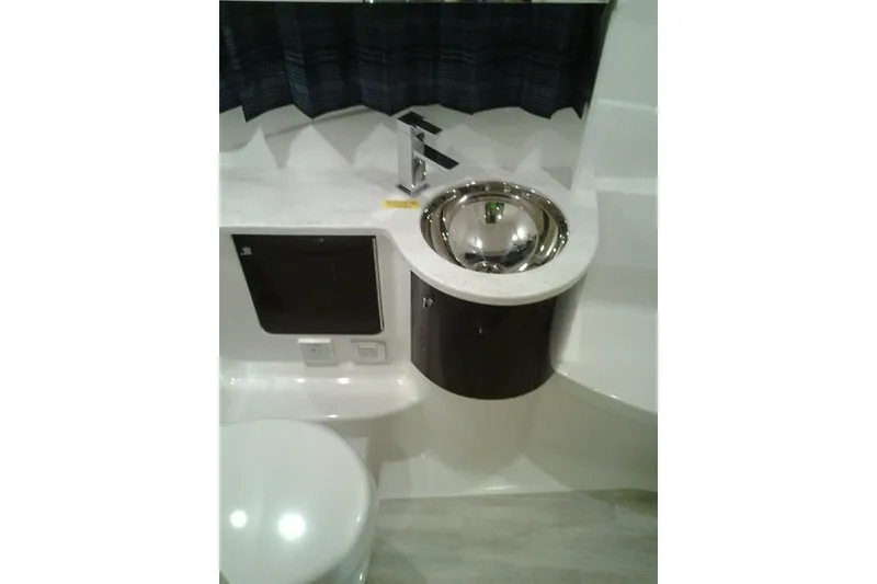 Slide: The Image of Formula 370 Super Sport 2018 - 48