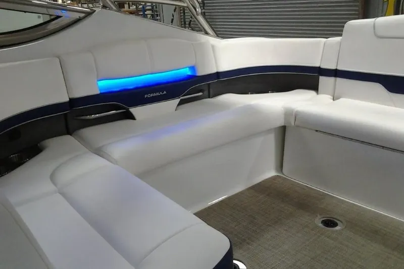 Slide: The Image of Formula 370 Super Sport 2018 - 61