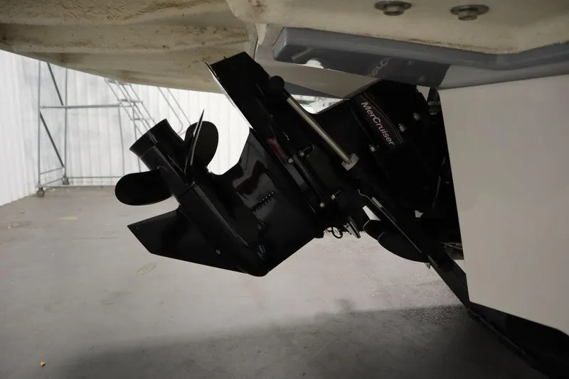 Slide: The Image of Bayliner DX 2050 2024 - 55
