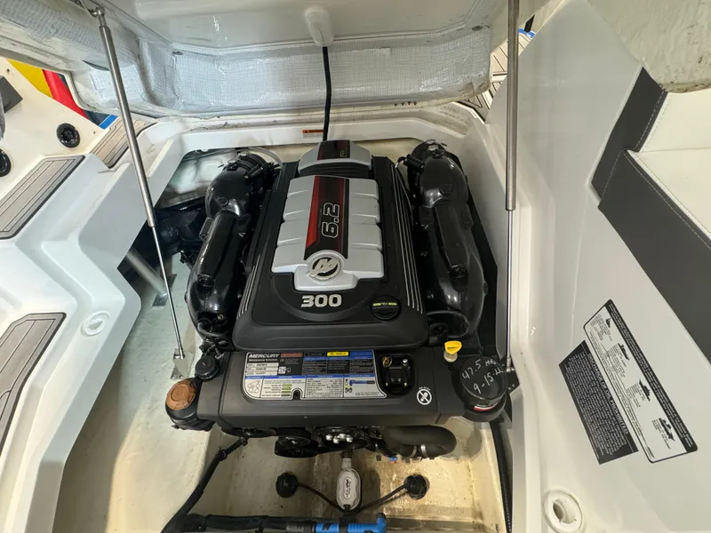 Slide: The Image of Engine compartment of a 2018 Monterey 258 Super Sport boat. - 27