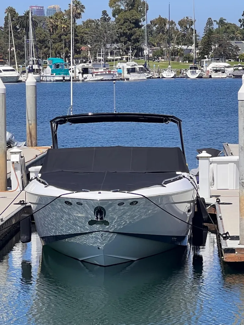 Slide: The Image of Cruisers 338 Bow Rider 2019 - 60