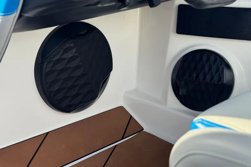 Slide: The Image of 2023 Malibu Wakesetter 21 LX interior speakers and seating detail. - 37