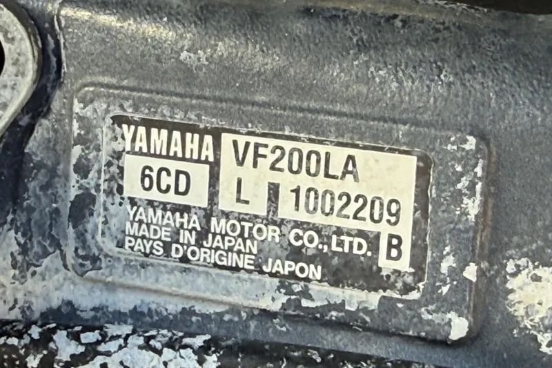 Slide: The Image of Yamaha VF200LA engine label on 2014 South Bay 724 E DLX TT boat. - 21