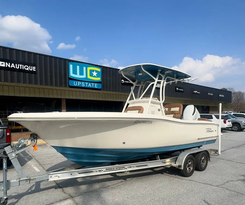 The Image of Pioneer 222 Islander 2022 - 1