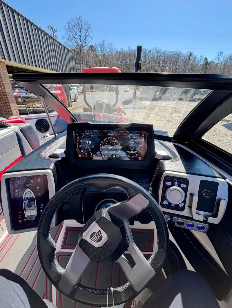 Slide: The Image of Malibu Wakesetter 20 VTX 2022 - 13