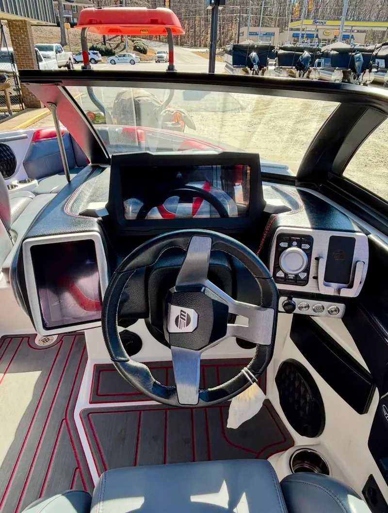 Slide: The Image of Malibu Wakesetter 20 VTX 2022 - 14