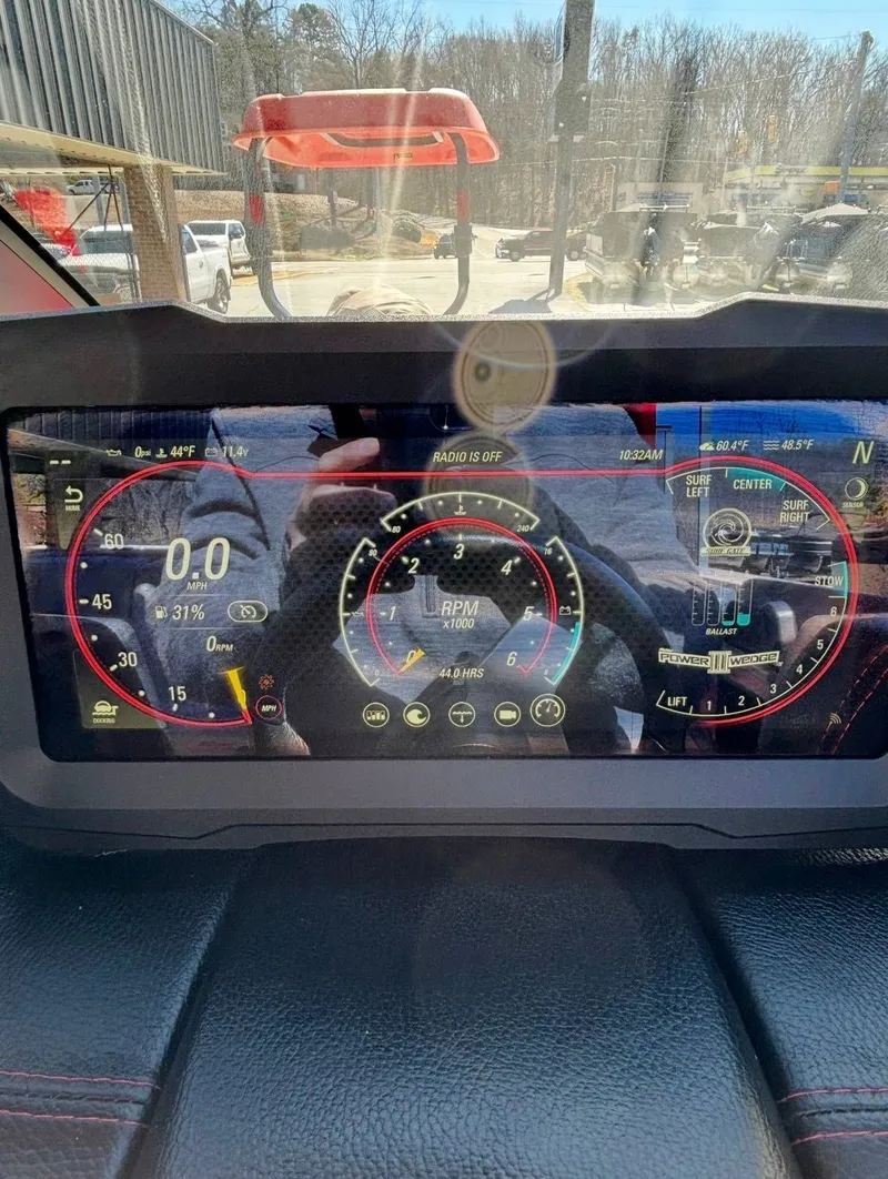 Slide: The Image of Malibu Wakesetter 20 VTX 2022 - 15