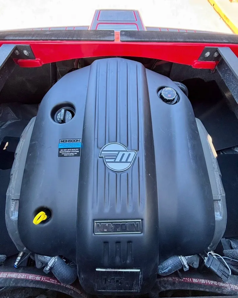 Slide: The Image of Malibu Wakesetter 20 VTX 2022 - 19