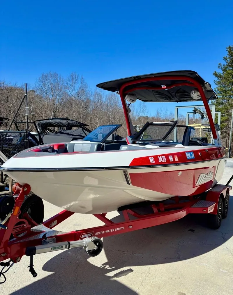 Slide: The Image of Malibu Wakesetter 20 VTX 2022 - 3
