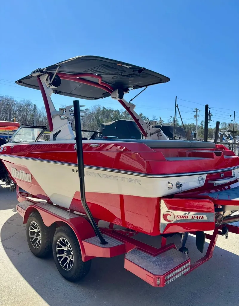 Slide: The Image of Malibu Wakesetter 20 VTX 2022 - 6