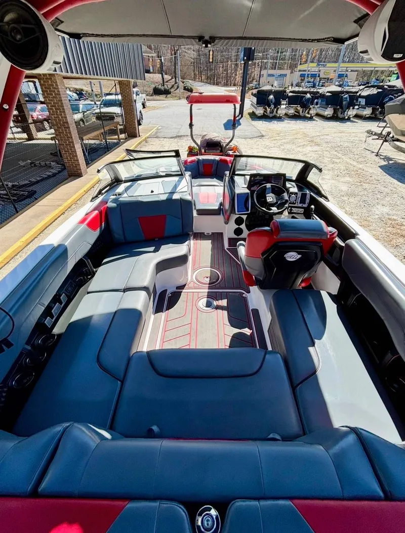 Slide: The Image of Malibu Wakesetter 20 VTX 2022 - 9