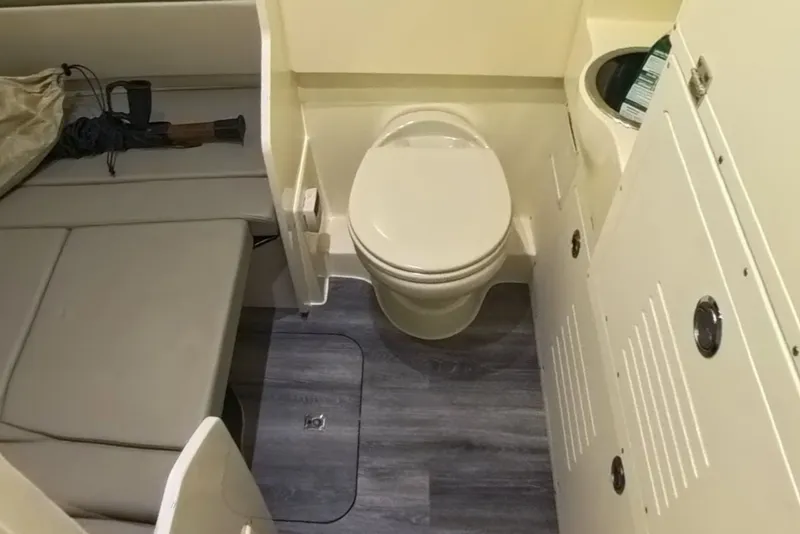 Slide: The Image of Scout 330 LXF 2023 - 51