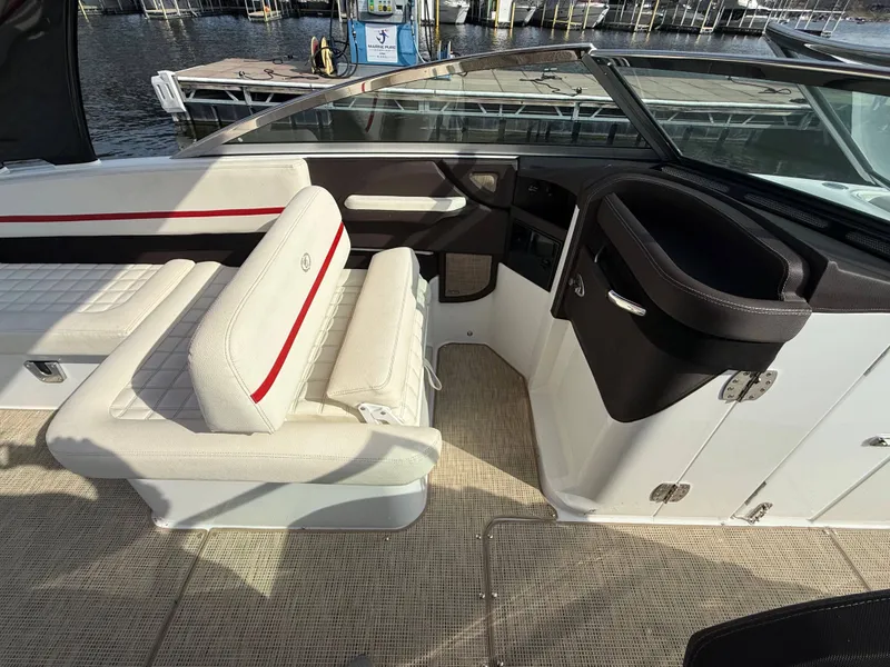 Slide: The Image of Cobalt R7 Surf 2018 - 15