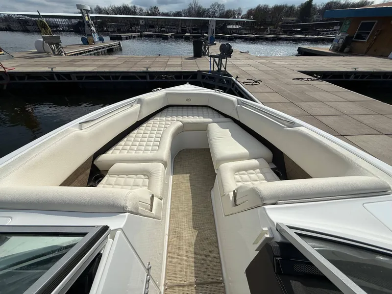 Slide: The Image of Cobalt R7 Surf 2018 - 20