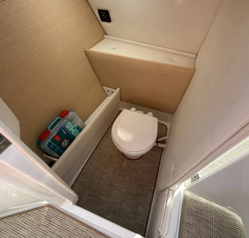 Slide: The Image of Cobalt R7 Surf 2018 - 22