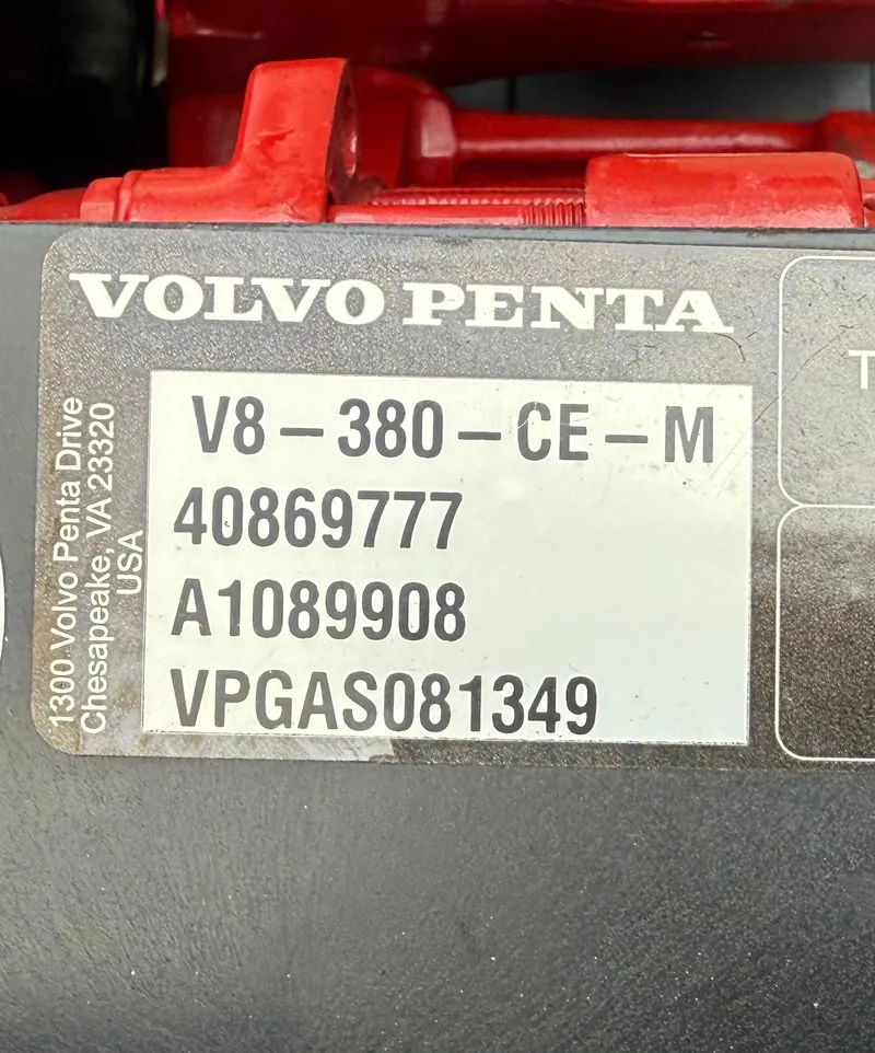 Slide: The Image of Cobalt R7 Surf 2018 - 23