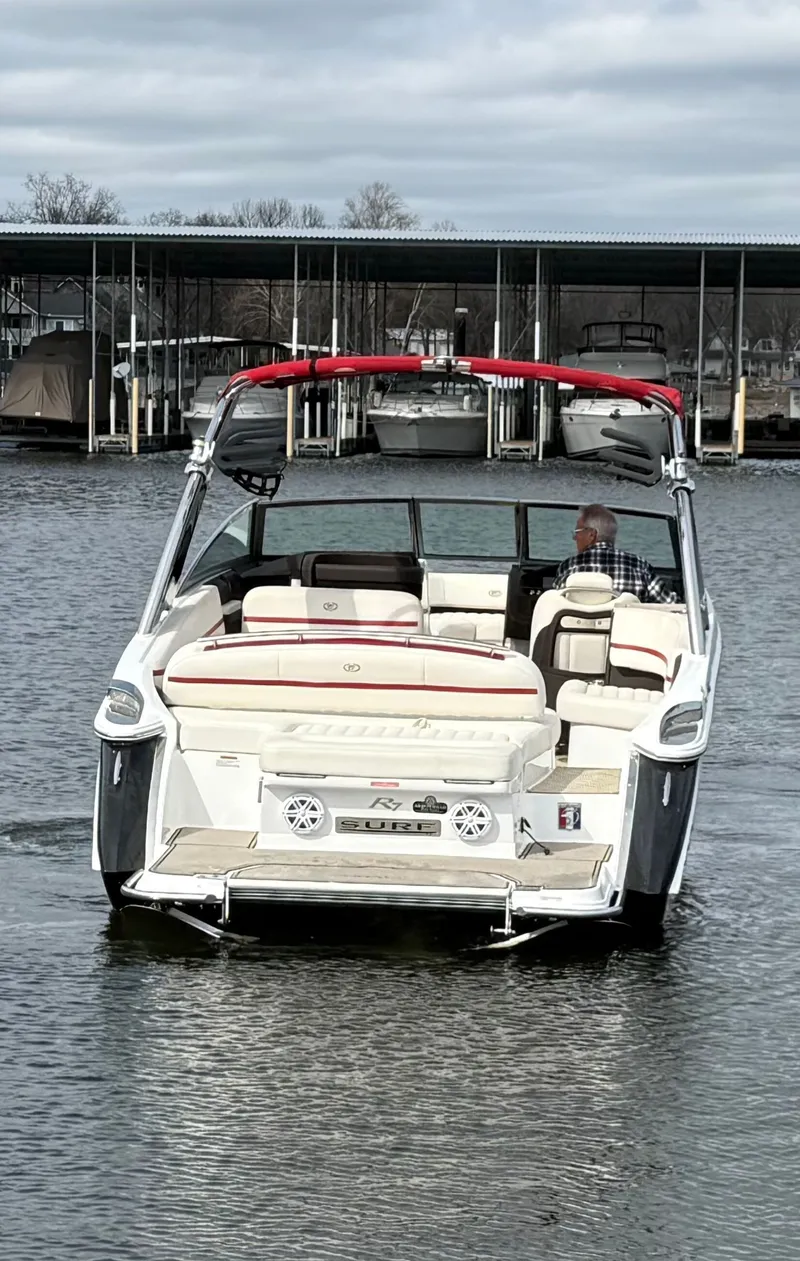 Slide: The Image of Cobalt R7 Surf 2018 - 4