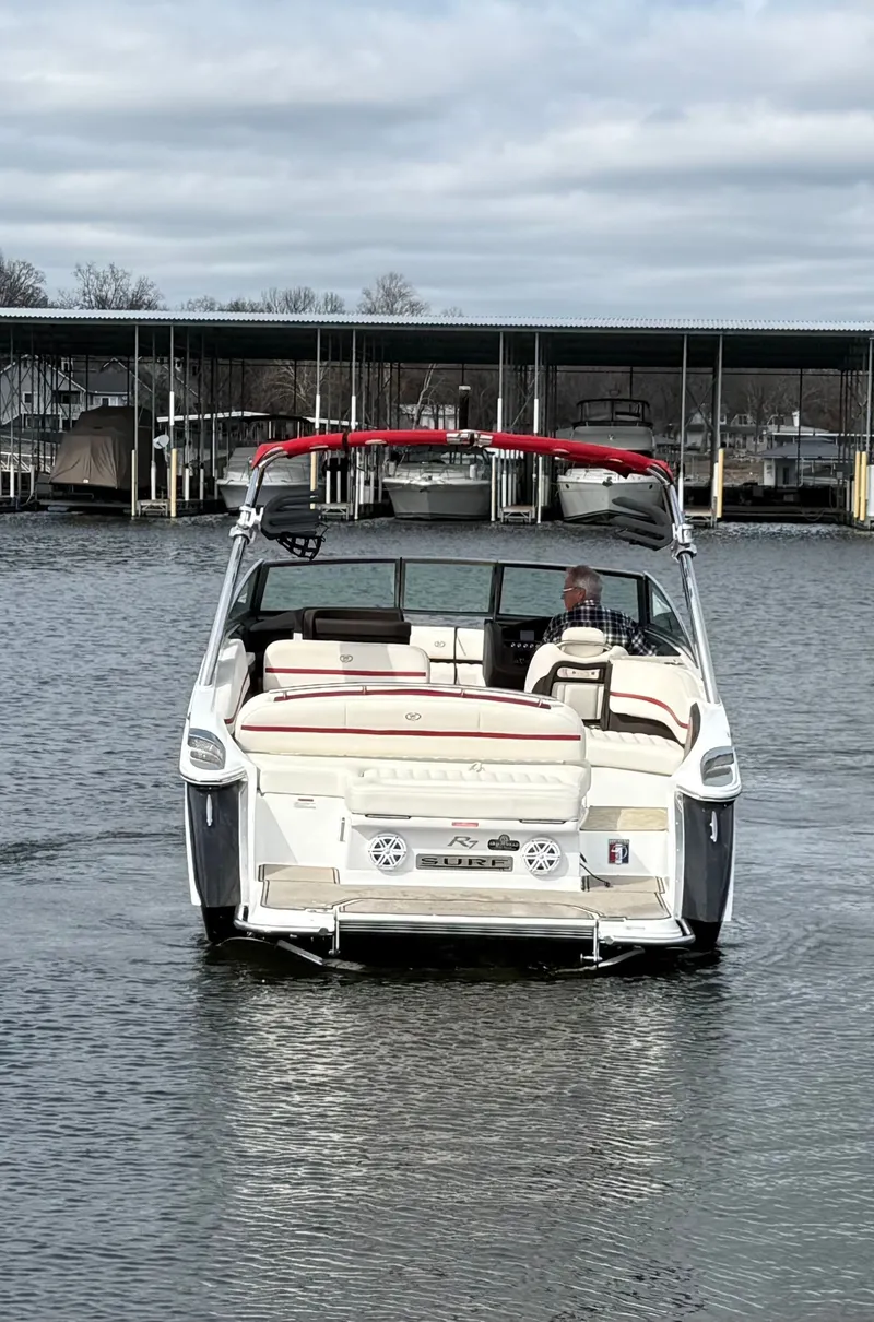 Slide: The Image of Cobalt R7 Surf 2018 - 5