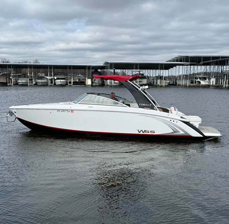 Slide: The Image of Cobalt R7 Surf 2018 - 6